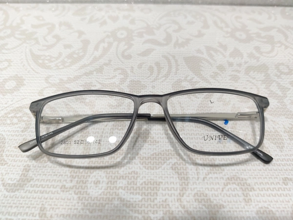 Universal 32801 - Martini, 52