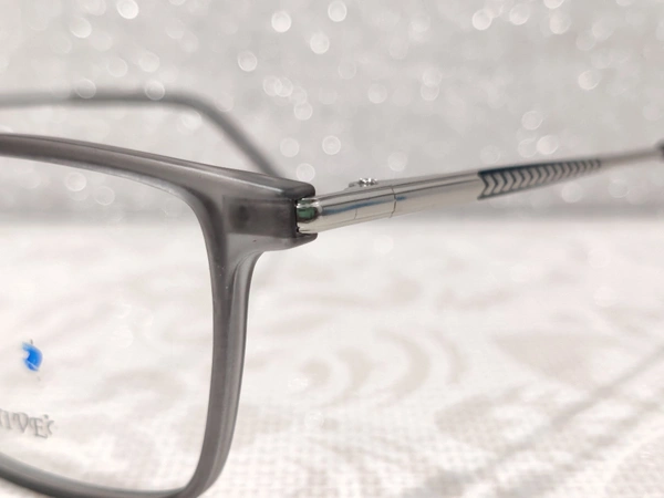 Universal 32801 - Martini, 52