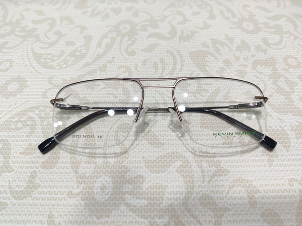 Kevin Smith 20252 - Brown, 54