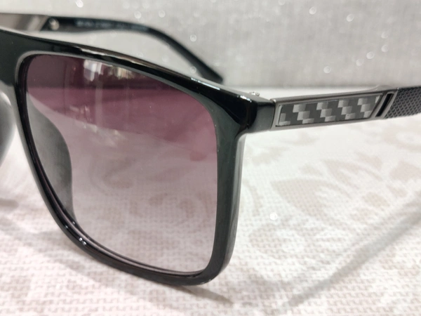 Seven Street 148 - Black