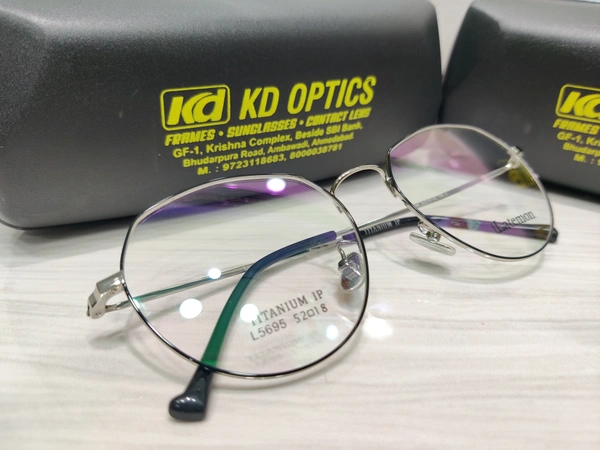 Latemon Titanium 5695 - Black, 52