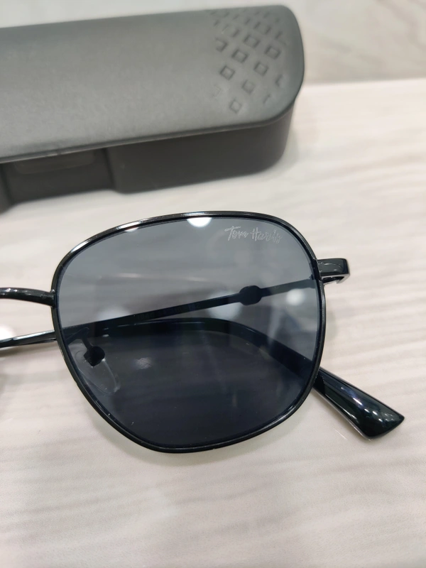 Tom Hardy 1946 - Black, 54