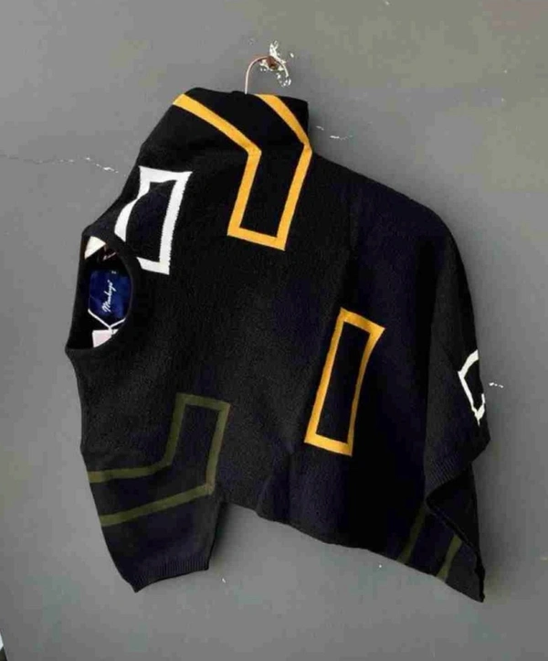 Flipkart Round Neck T Shirt - M