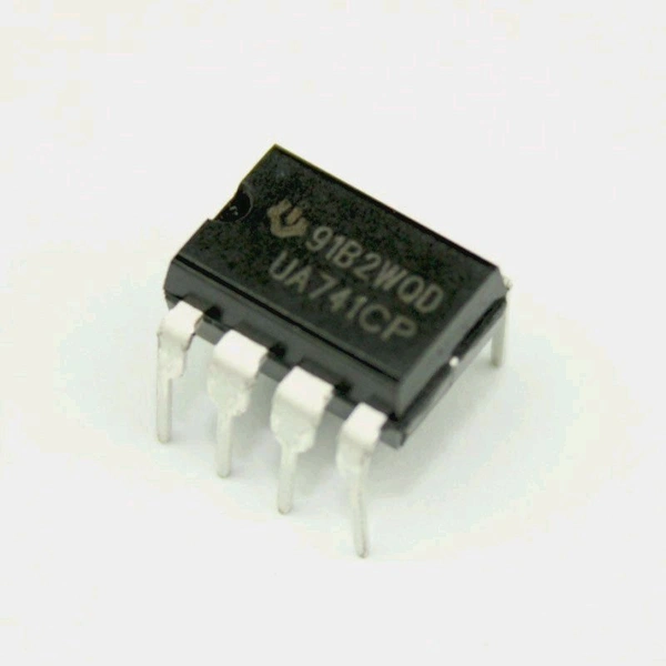 LM741 Single Op-Amp IC Q8 C2