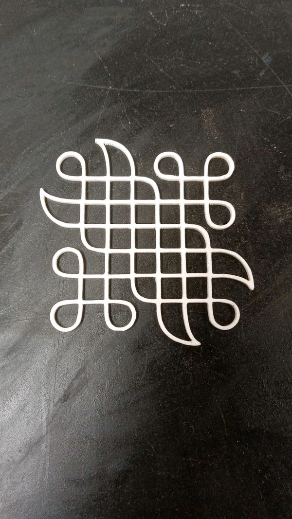 Kolam Cut Out -4 - 4", 2.5mm, Gold Acrylic