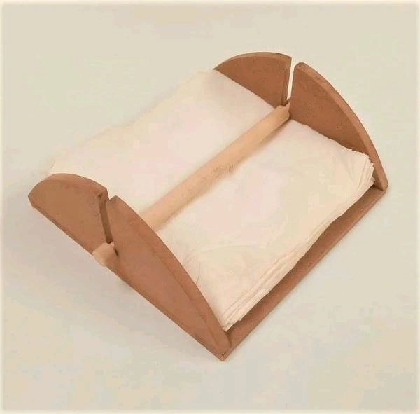 Unique Tissue Holder - 8/8/3"