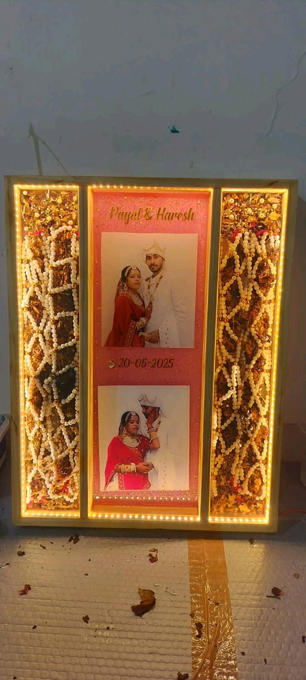 Pinewood LED 3 Part Frame - 15/12/2 Inch, Mdf Base