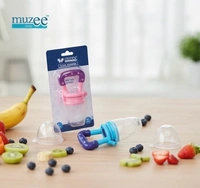 Muzee™ Soft-Sip Fruit Feeder