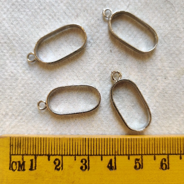 Oval Silver Open Bezel