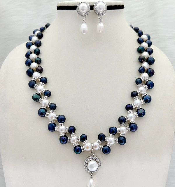 White & Metallic Black Necklace - PN308
