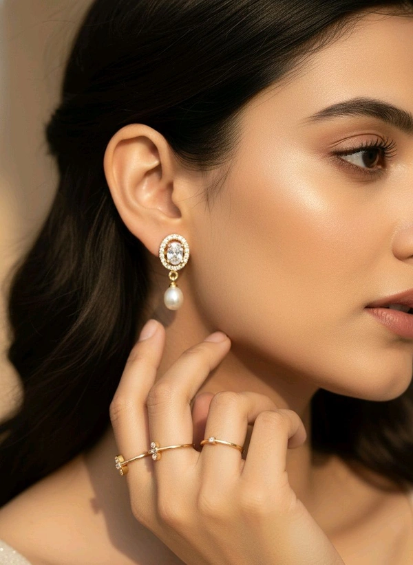 Pearl Earrings - PE163 - Gold, White, 4 MM