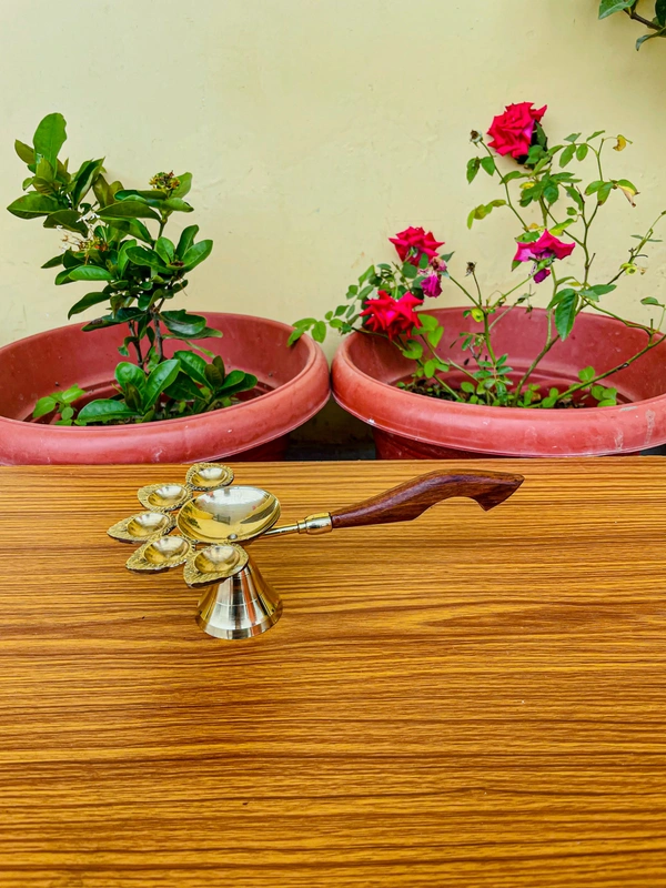 VIKRAM METAL Brass Panch Arti with wooden handle - 2.5X8.5 INCH