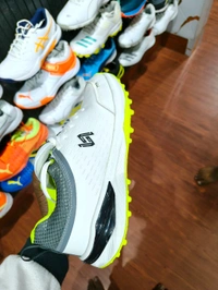 7T7T Cricket Shoes RUBBER SPIKE - 8, White