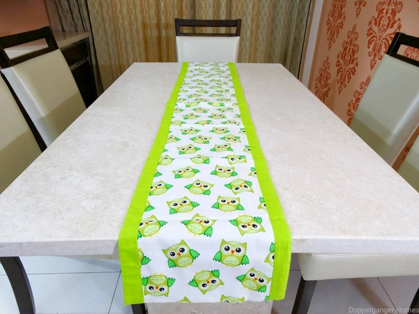 Doppelganger Homes "Little Birdie" Cotton Table Runner