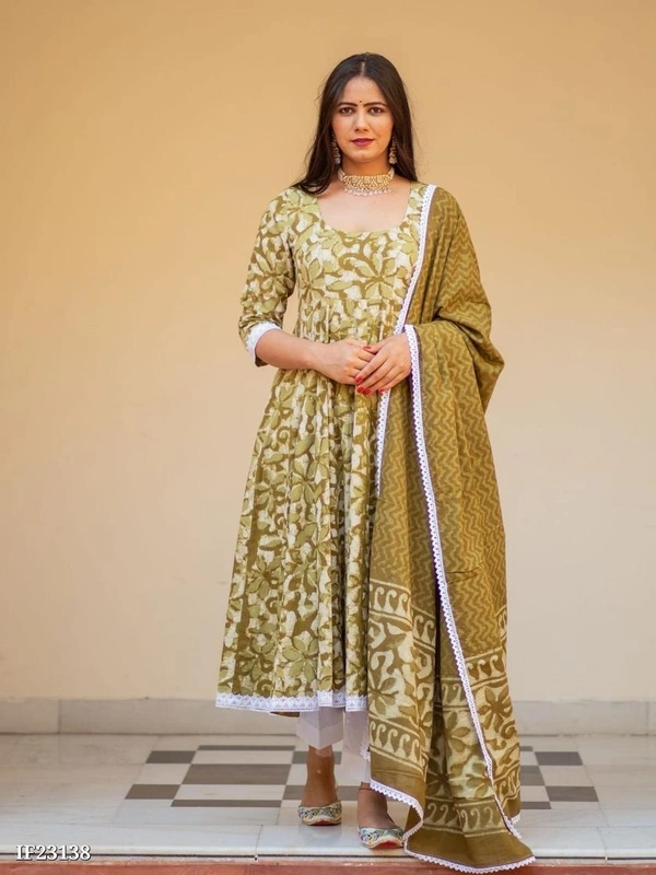 Beautiful 🥰 Outfit In Three Piece Suit - XXL, Soil