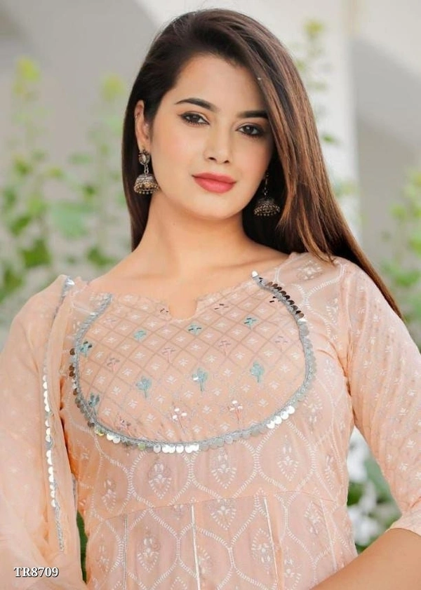 Premium Heavy Rayon Kurti Pant With Dupatta* - M, Peach 🍑