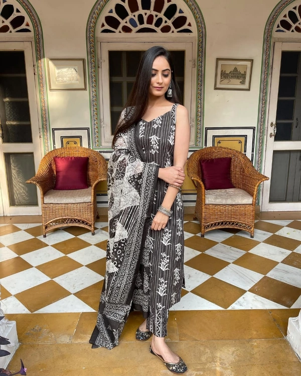 Strap Suits Set With Printed Dupatta and Pant Set* - XL