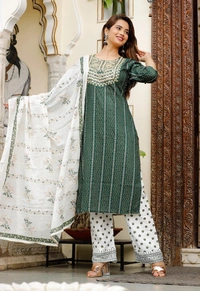 Beautiful Heavy Embroidery With Foil Mirror on Yoke Printed With Bijiyr Lace Detailing Kurti With Printed Palazzo And Printed Malmal Dupatta - M