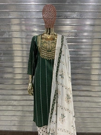 Beautiful Heavy Embroidery With Foil Mirror on Yoke Printed With Bijiyr Lace Detailing Kurti With Printed Palazzo And Printed Malmal Dupatta - L