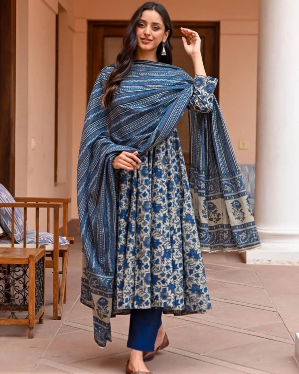 Beautiful Heavy Reyon Anarkali Kurti With Pant Mal Mal Dupatta - XXL