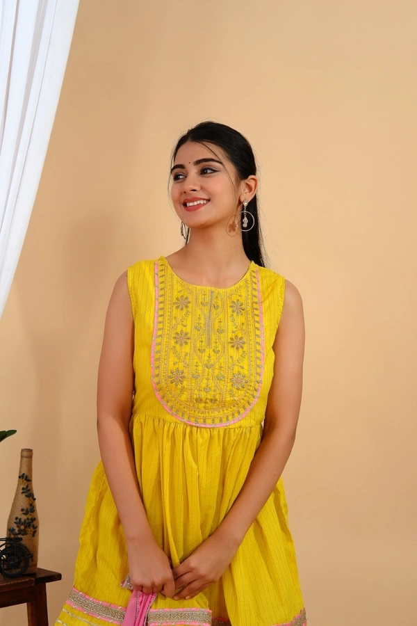 Premium heavy cotton lurex designer tire pattern gown with side slit detailed with heavy gota work all over. - XXL