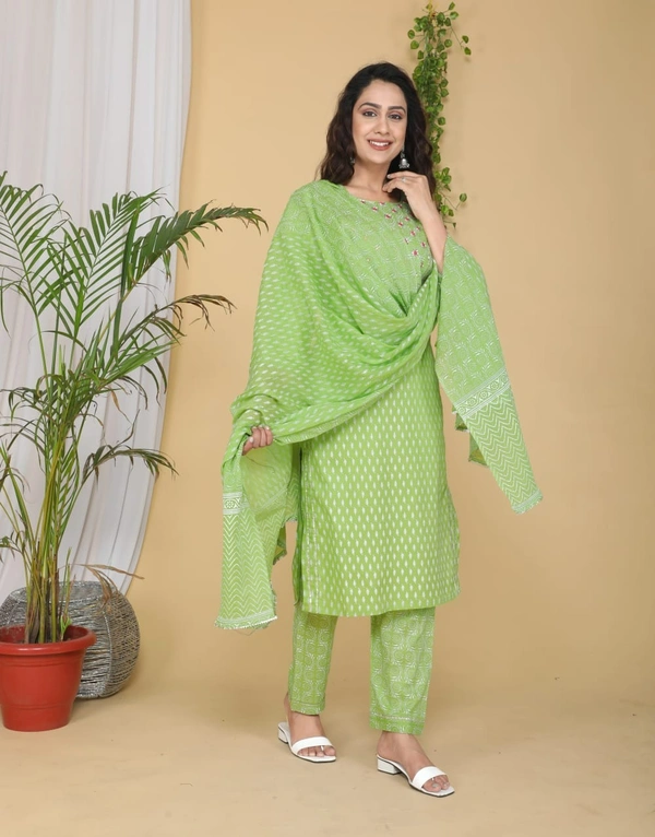 Premium Quality Beautiful Kurta Pant And Dupatta Set* - L