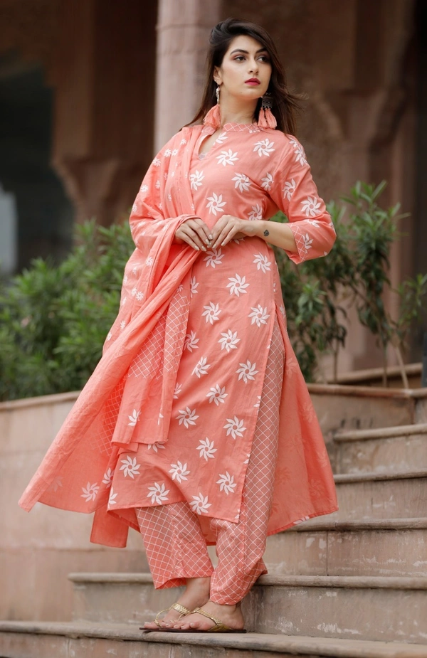 Beautiful Heavy Cotton Flower 🌺 Print Kurti check Print Pent and Printed Full Dupatta - XXL