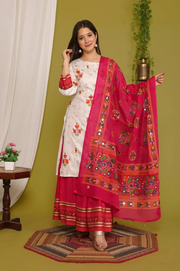 Simple  look kurti Skirt with dupatta - M