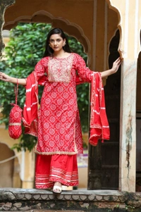 Celebrate the elegance of ethnic attire in this bandhani printed cotton kurti - XXL, Red