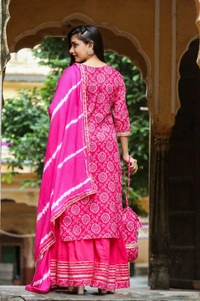 Celebrate the elegance of ethnic attire in this bandhani printed cotton kurti - M, Pink