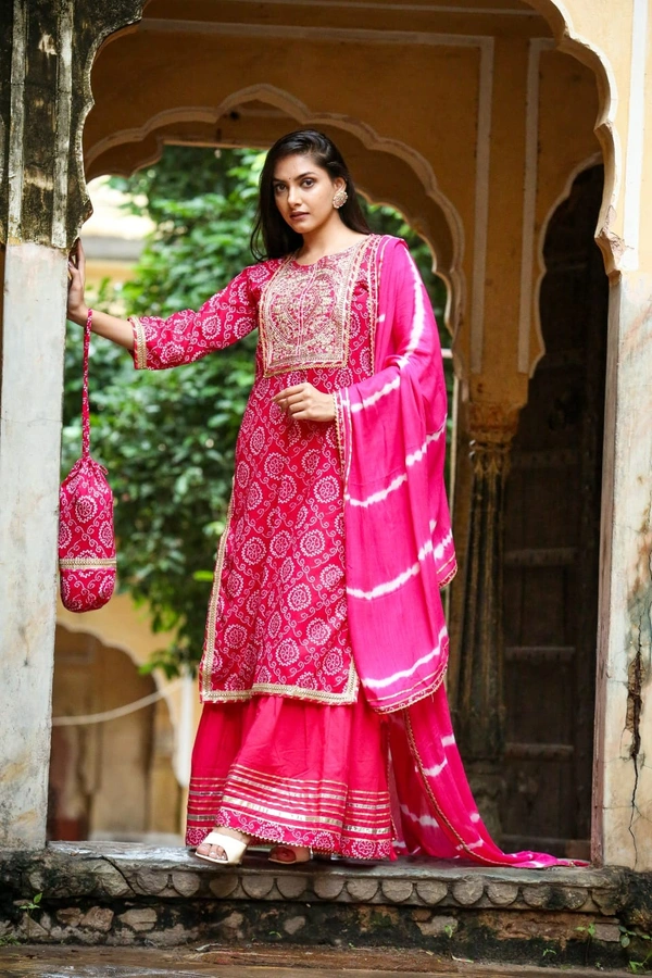 Celebrate the elegance of ethnic attire in this bandhani printed cotton kurti - XL, Pink