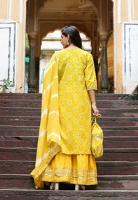 Celebrate the elegance of ethnic attire in this bandhani printed cotton kurti - XL, Yellow