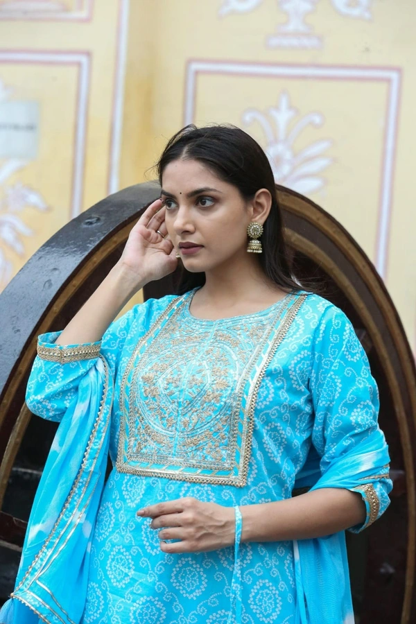 Celebrate the elegance of ethnic attire in this bandhani printed cotton kurti - XXL, Sky Blue