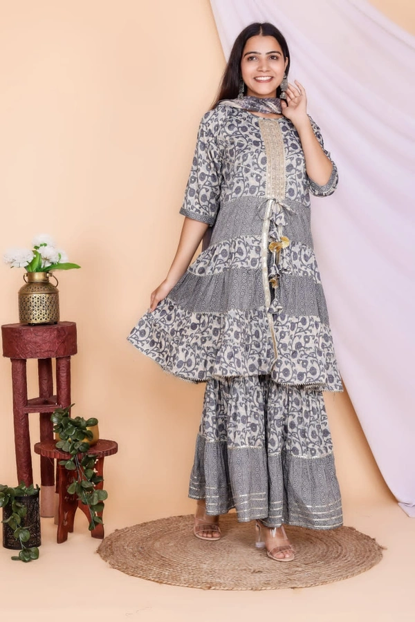 👗Front Side Cut Pattern Kurti With Sharara And Dupatta - XXL, Grey
