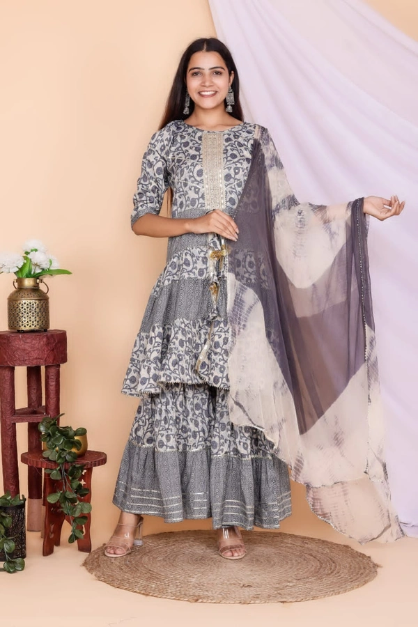 👗Front Side Cut Pattern Kurti With Sharara And Dupatta - XXXL, Grey