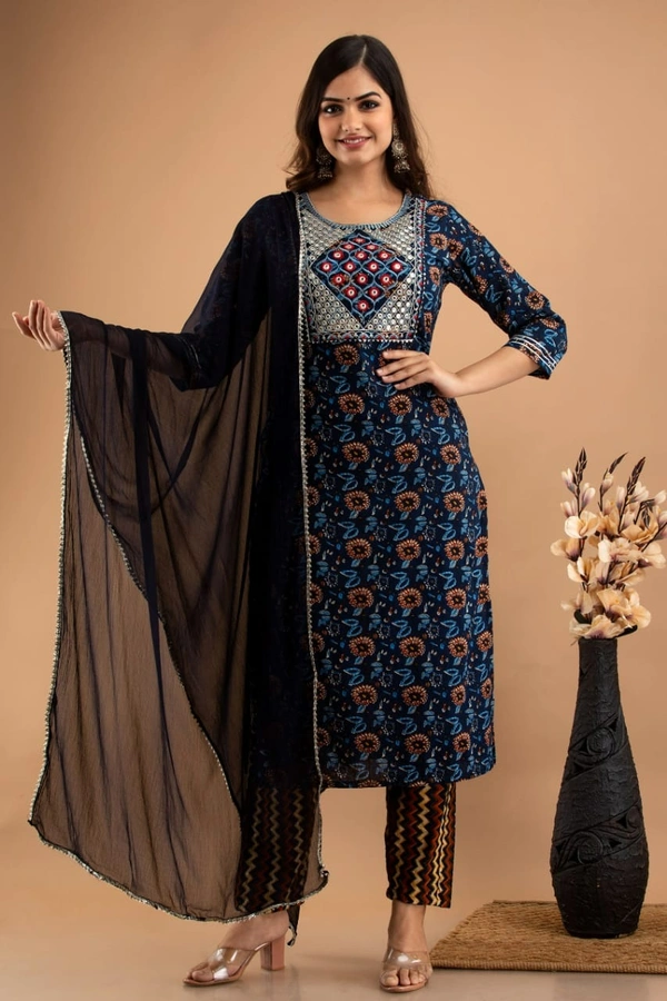 👗Patola printed heavy embroidery worked, kurti with pant and dupatta - XXXL