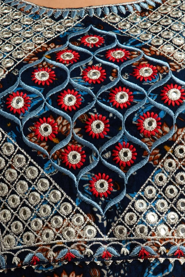 👗Patola printed heavy embroidery worked, kurti with pant and dupatta - XXXL