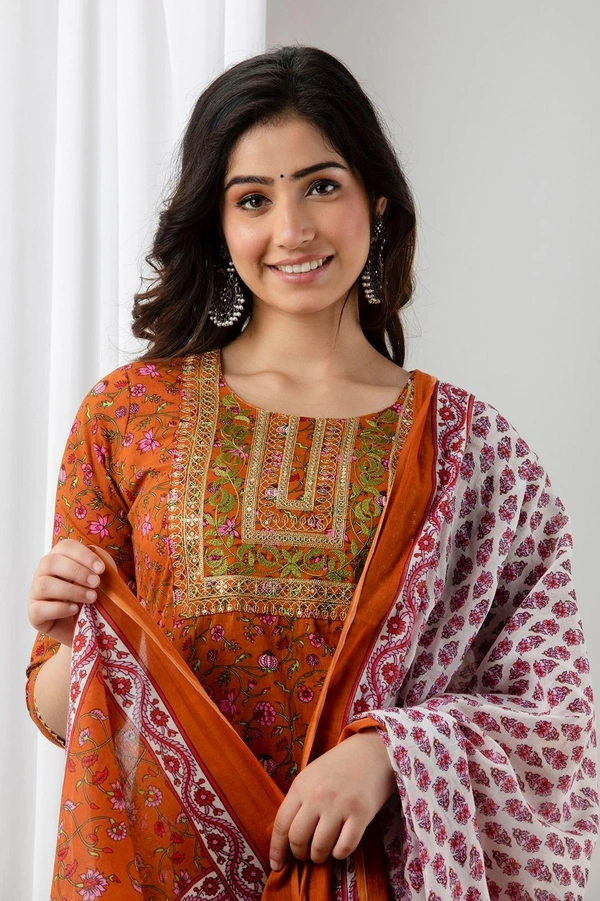👗Cotton Kurta paired with Pant n beautiful' Duppata... - Orange, L