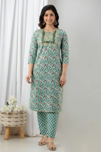 👗Cotton Kurta paired with Pant n beautiful' Duppata... - M, Green