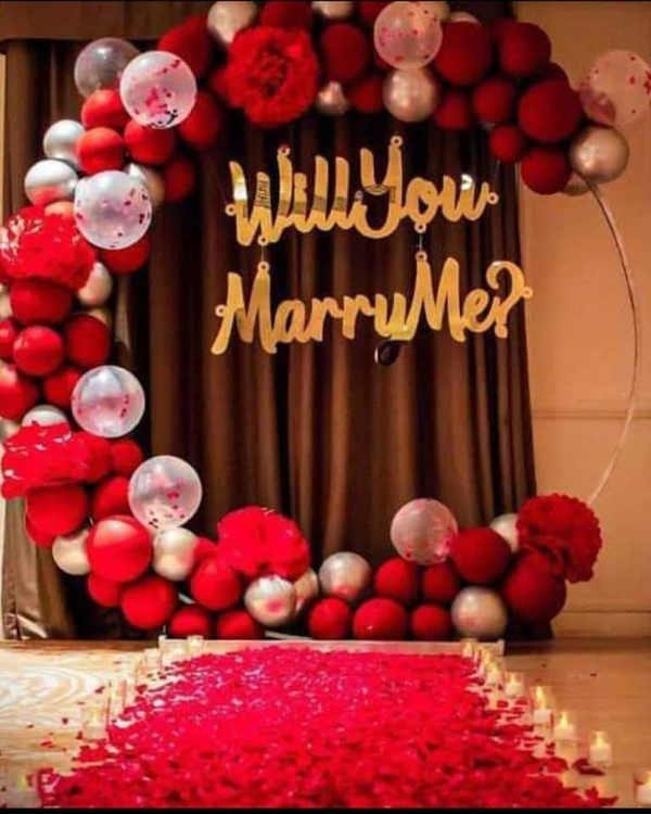 Proposal Glam Decor  - Red on Silver