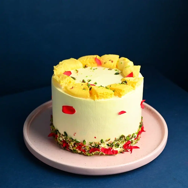 Rose Petals N Pistachio Rasmalai Cake - 500 Gm