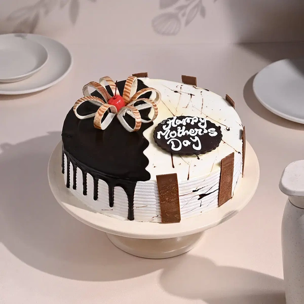 Heavenly Vanilla Choco Cake For Mom - 500 Gm