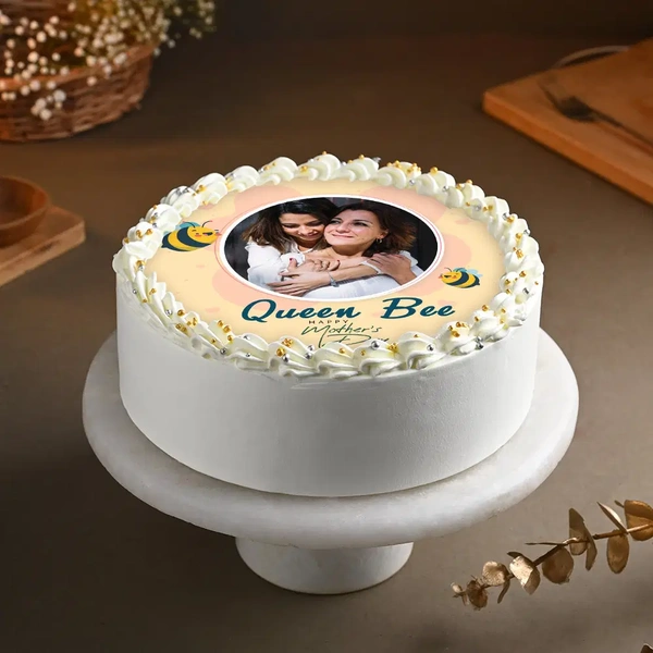Queen Bee Photo Cake for Mom - 500 Gm