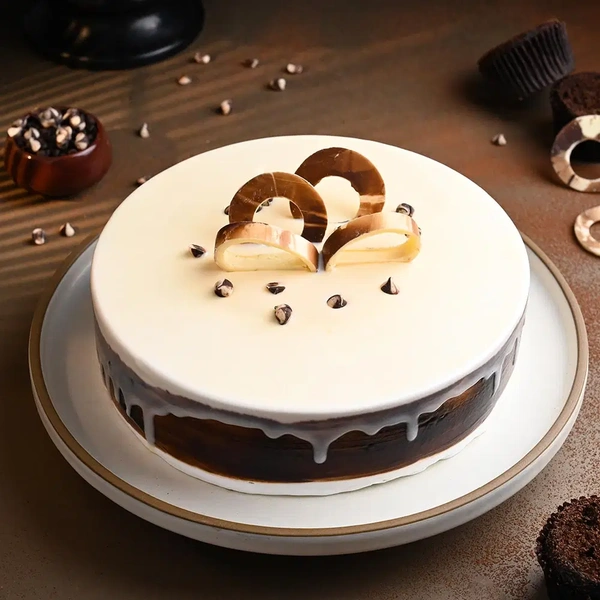 Choco Vanilla Delight Cake - 500 Gm