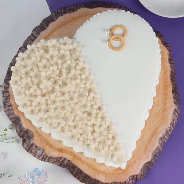 Engagement Rings Heart Shape Vanilla Cake - 500 Gm