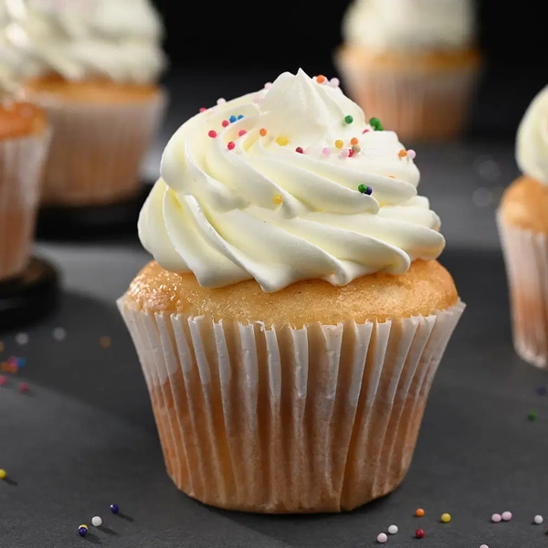 Funfetti Vanilla Cupcake - 4 Pcs