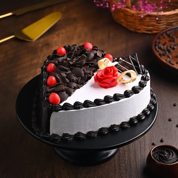 Heart Shape Chocolate Vanilla Cream Cake - 2 Kg