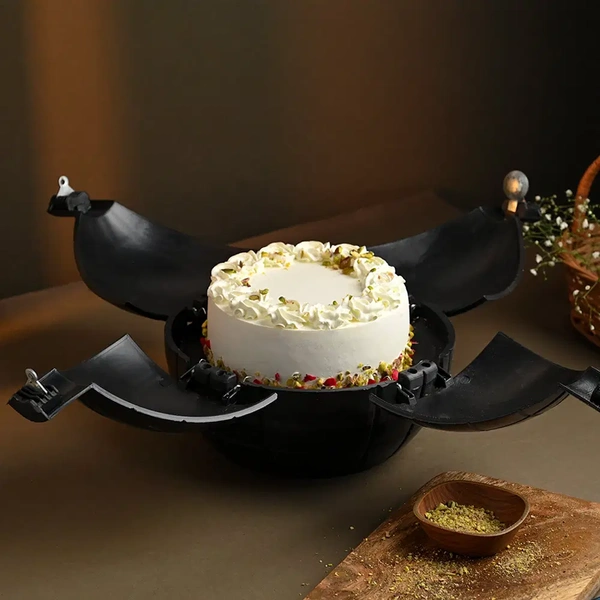 Pineapple Pistachio Bomb Cake - 500 Gm