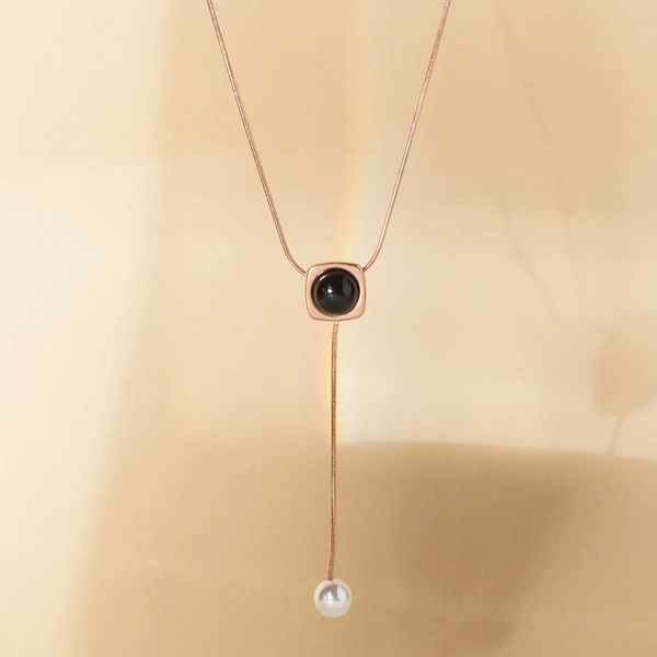 Snowdrop Pearl Rosegold Necklace