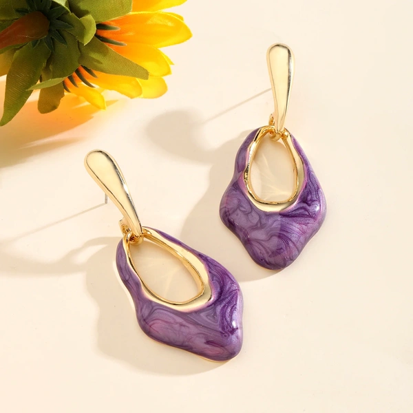 Polished Luxury Gold Earring
